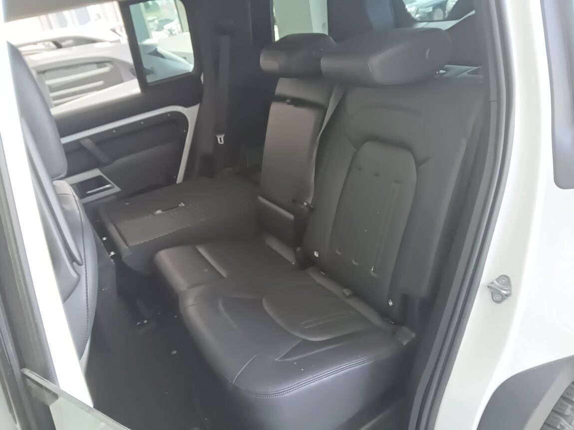 LAND ROVER ALL NEW DEFENDER 110 D250 S 2022 - zdjęcie 18