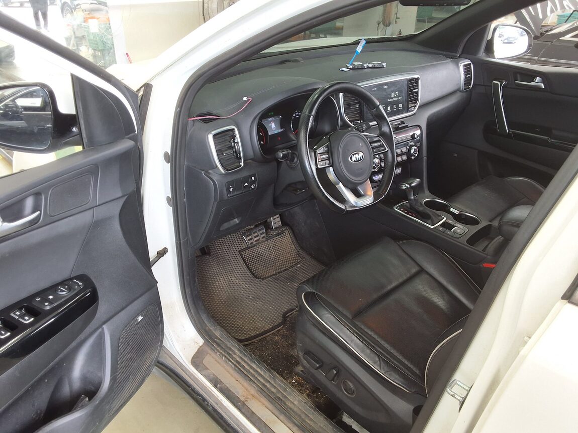 KIA SPORTAGE THE BOLD 1.6 DIESEL 2WD SIGNATURE GRAVITY 2022 - zdjęcie 10
