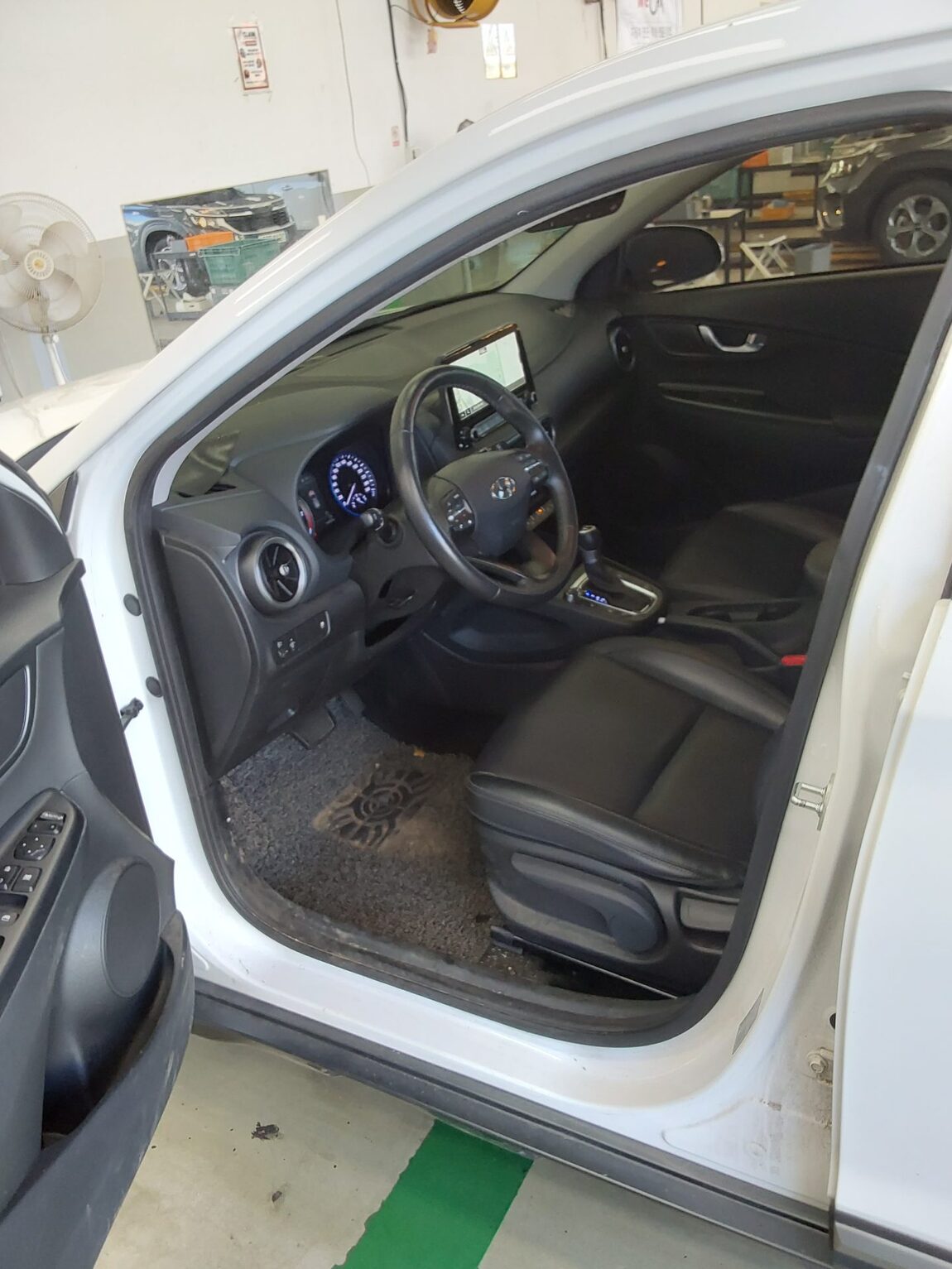 HYUNDAI THE NEW KONA 1.6 2WD MODERN 2022 - zdjęcie 10