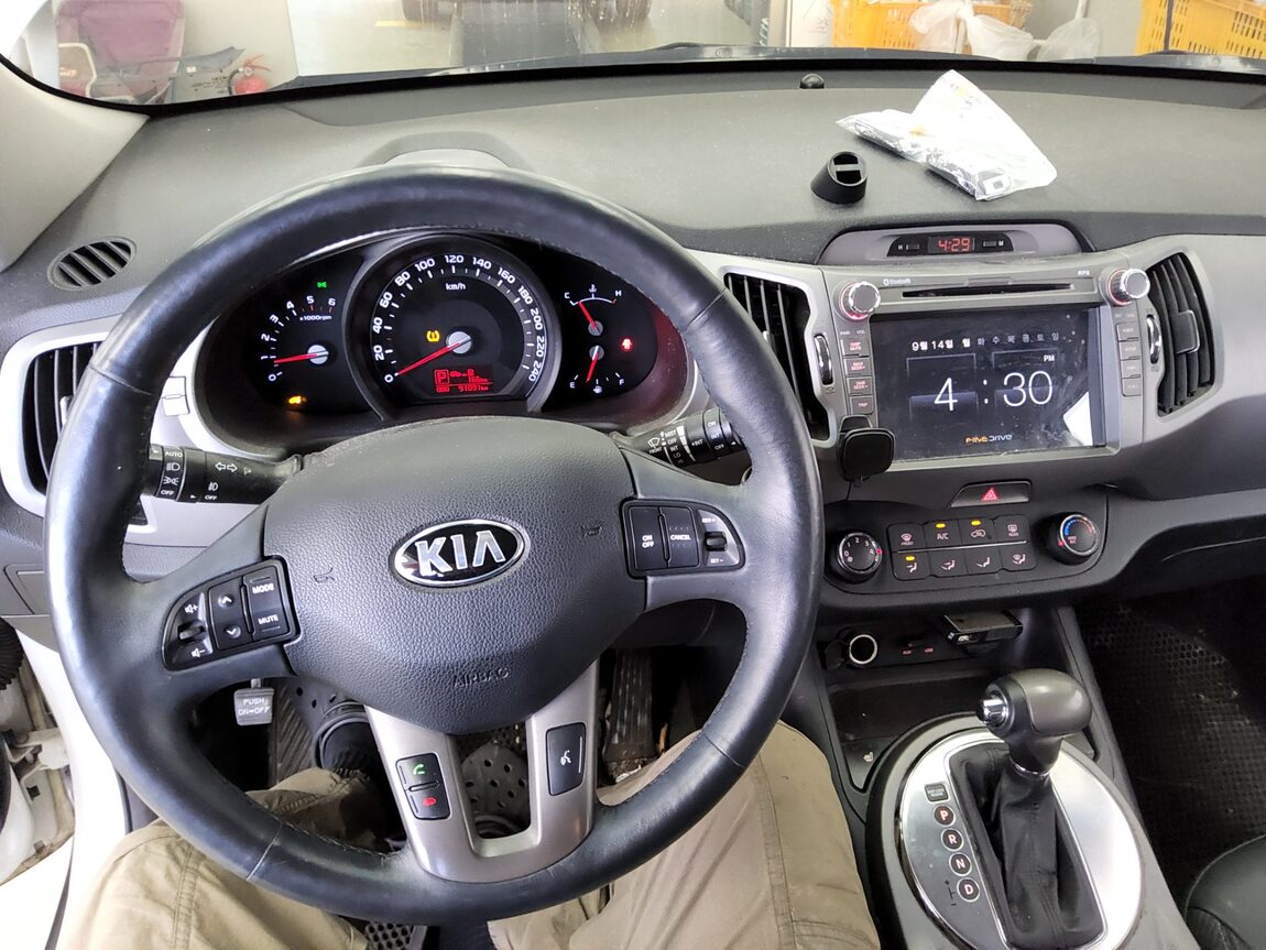KIA THE NEW SPORTAGE R DIESEL R2.0 2WD TRENDY 2015 - zdjęcie 17