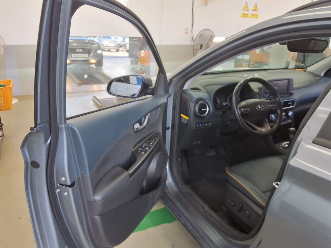 HYUNDAI KONA 1.6 GASOLINE 2WD PREMIUM 2020 - zdjęcie 10