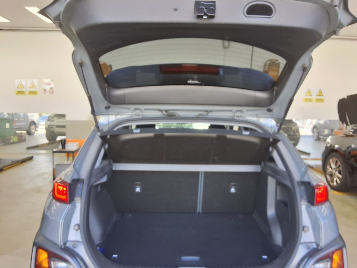 HYUNDAI KONA 1.6 GASOLINE 2WD PREMIUM 2020 - zdjęcie 15