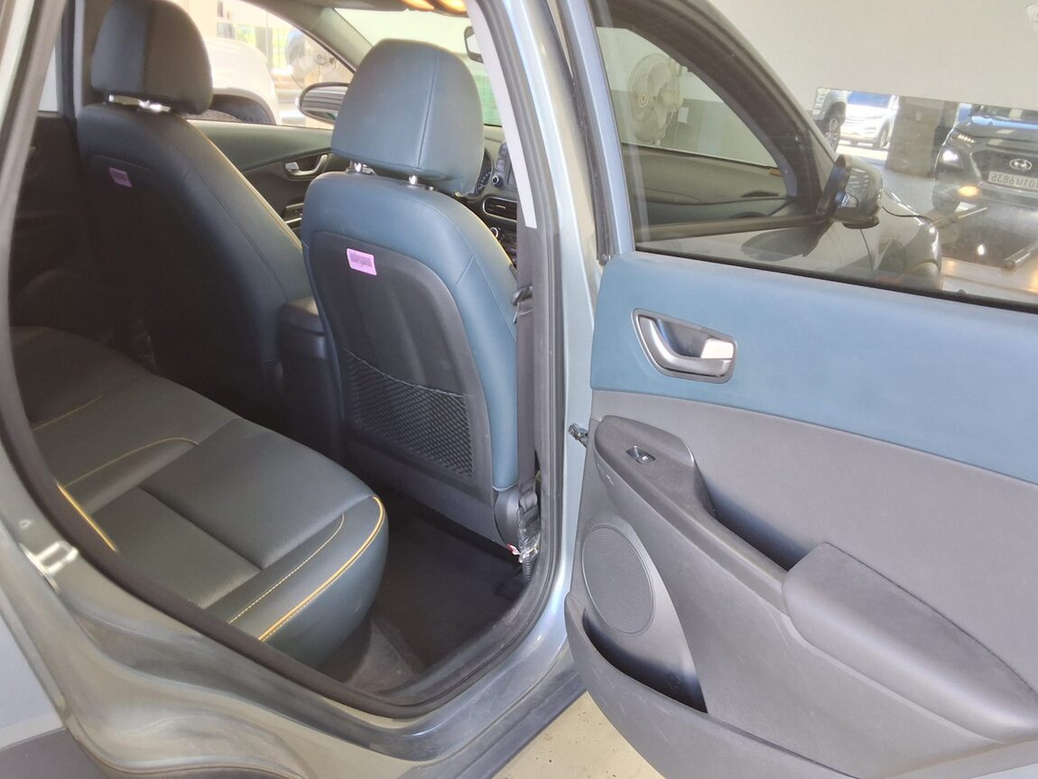 HYUNDAI KONA 1.6 GASOLINE 2WD PREMIUM 2020 - zdjęcie 13