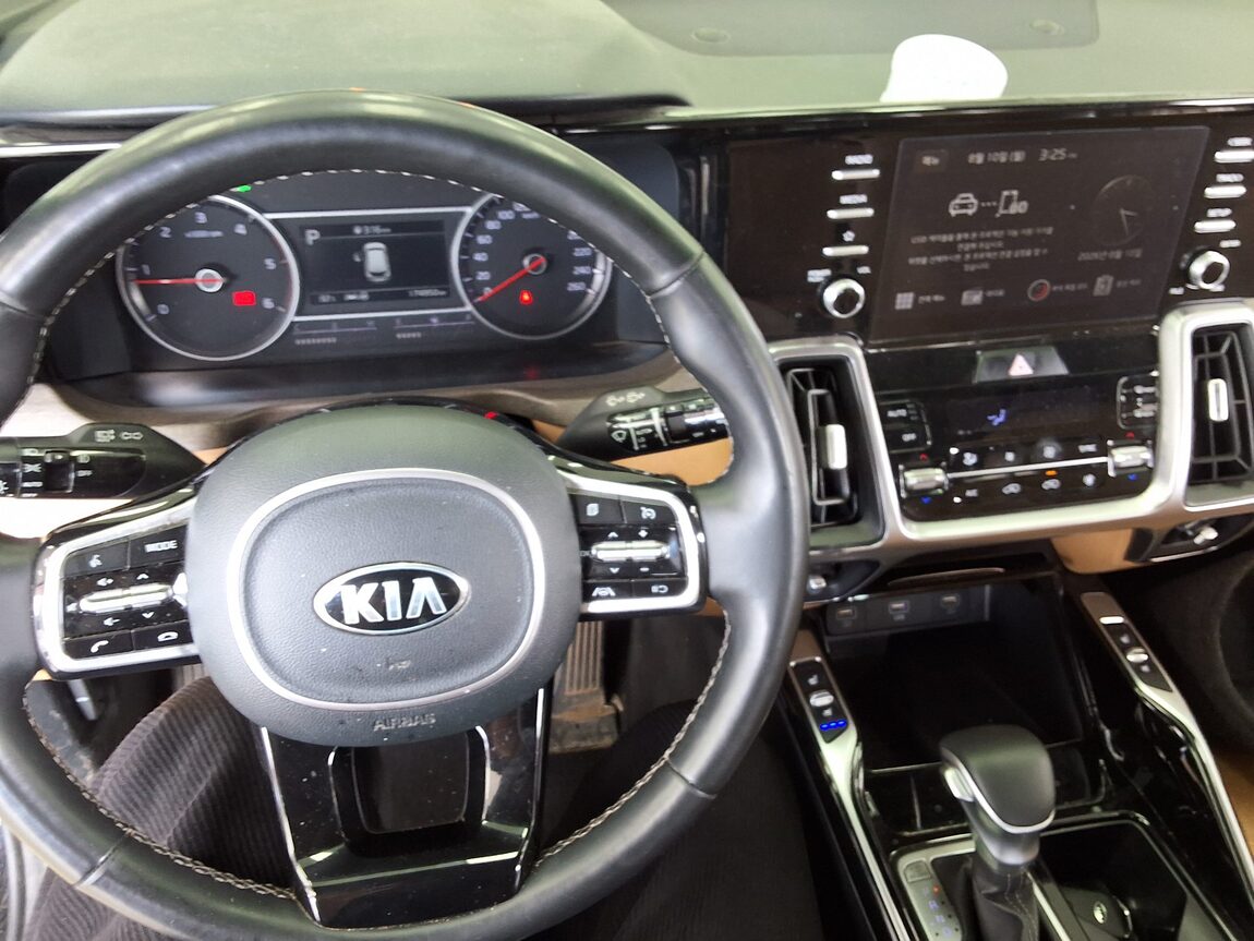 KIA NEW SORENTO (MQ4) 2.2 DIESEL 2WD PRESTIGE 2021 - zdjęcie 18