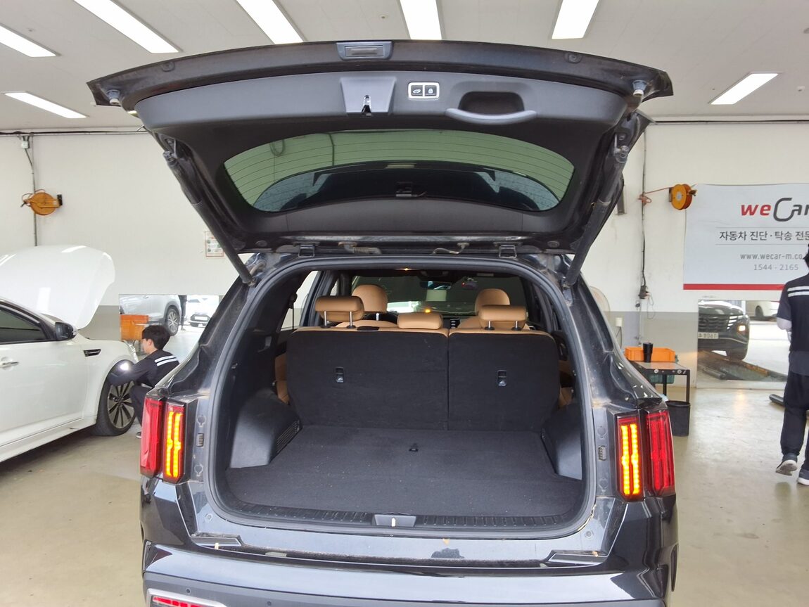 KIA NEW SORENTO (MQ4) 2.2 DIESEL 2WD PRESTIGE 2021 - zdjęcie 16