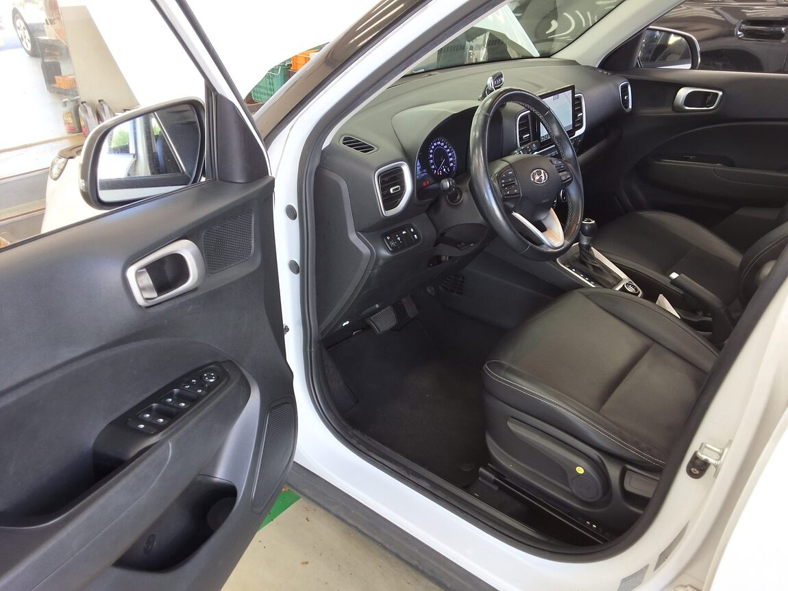 HYUNDAI VENUE 1.6 GASOLINE MODERN PLUS 2022 - zdjęcie 11