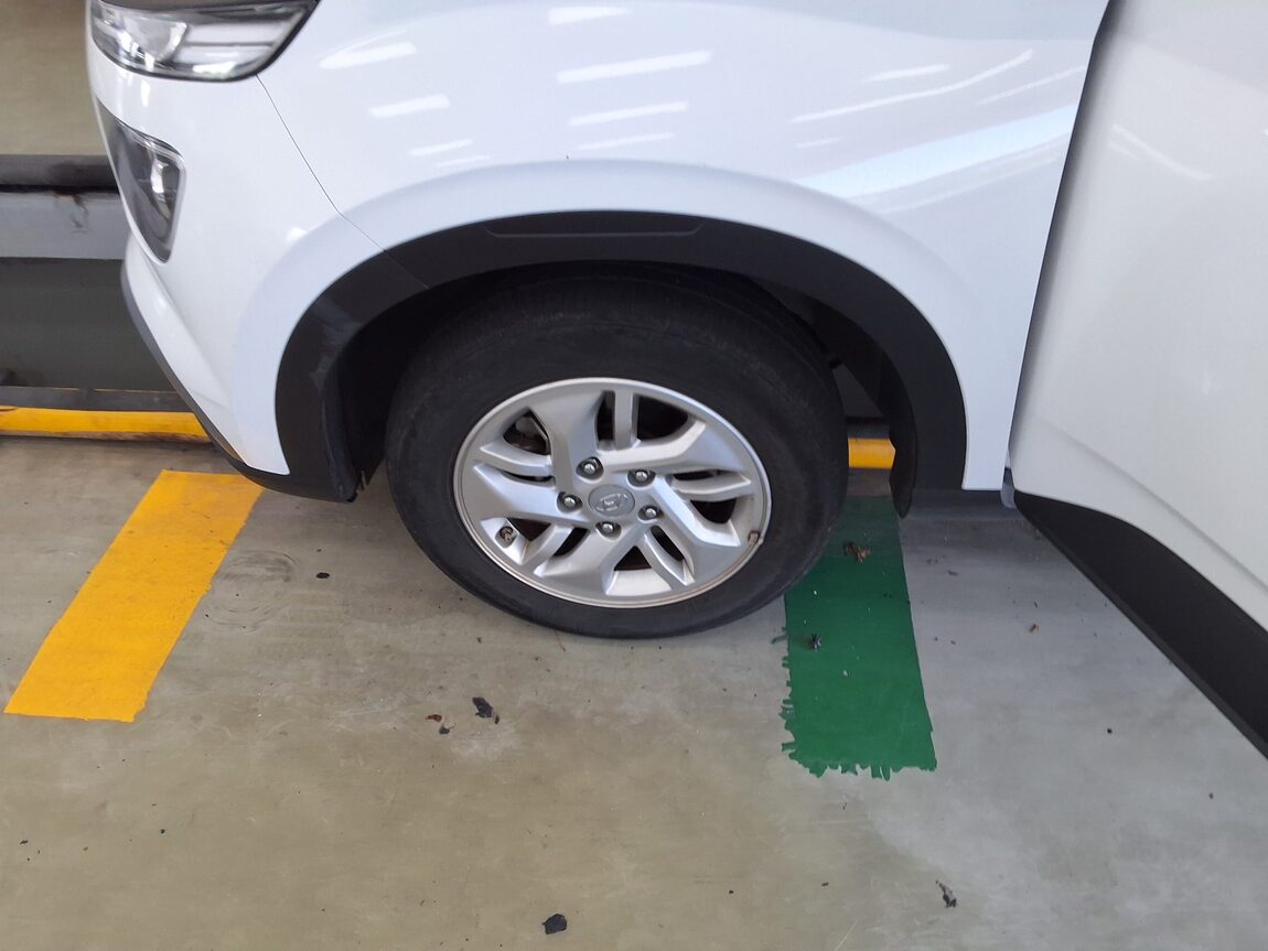HYUNDAI VENUE 1.6 GASOLINE MODERN PLUS 2022 - zdjęcie 23