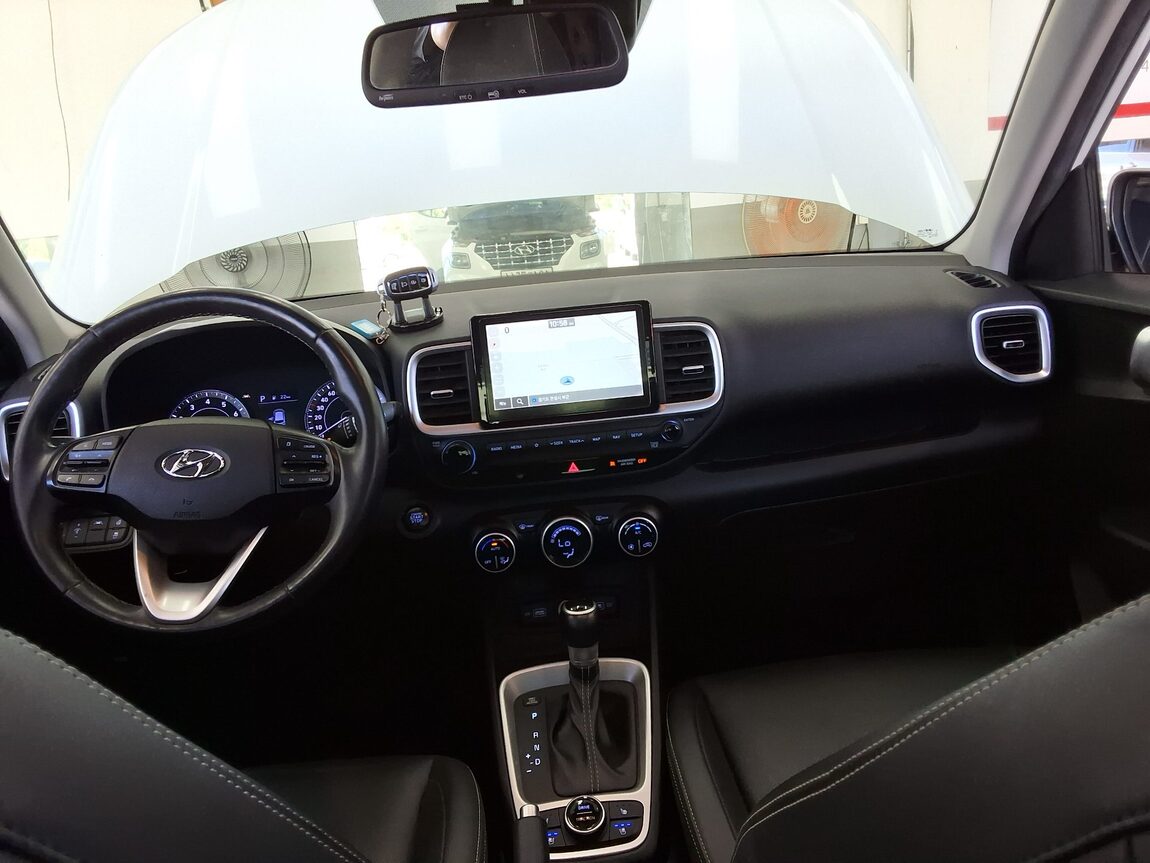 HYUNDAI VENUE 1.6 GASOLINE MODERN PLUS 2022 - zdjęcie 12
