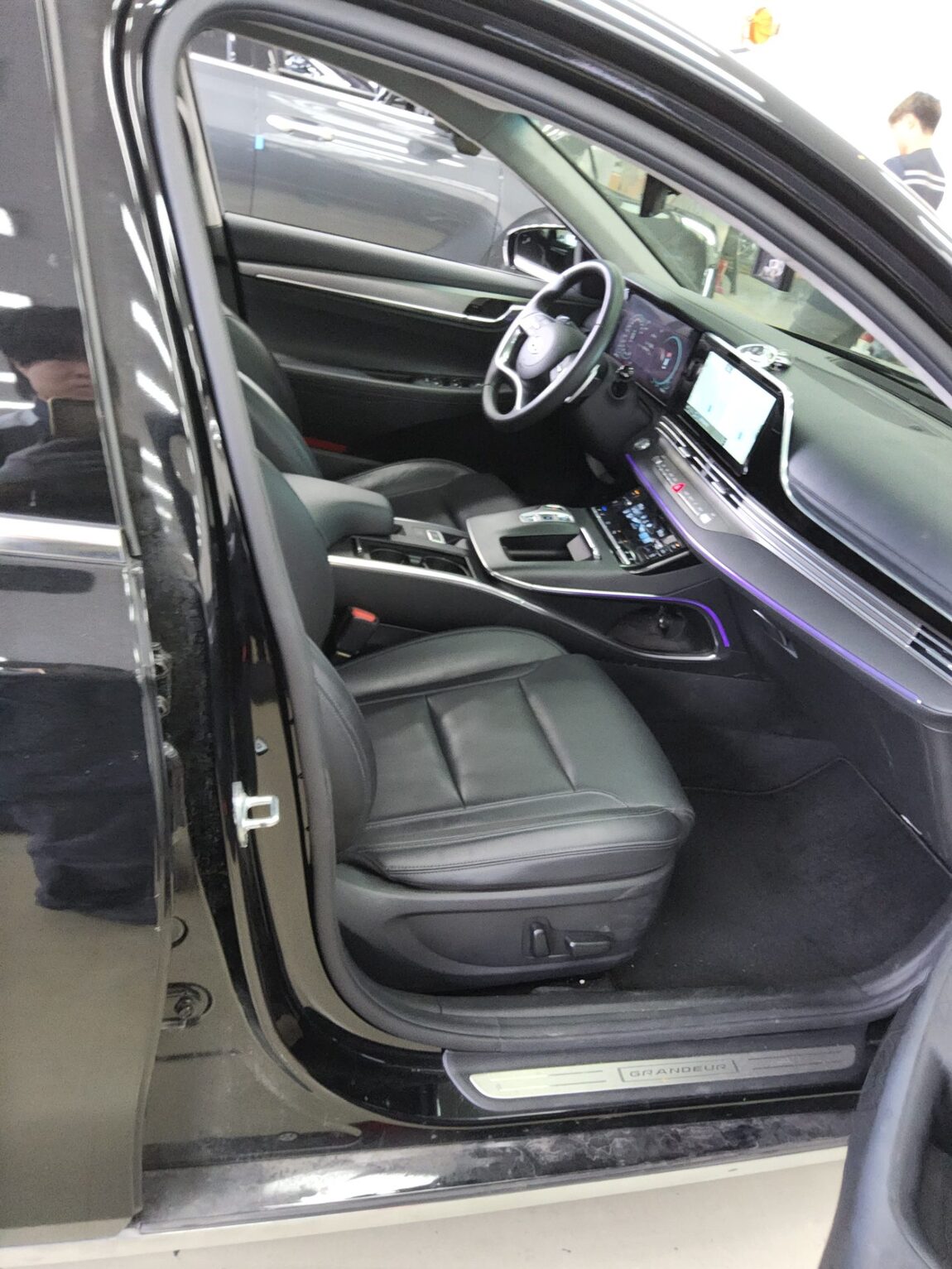 HYUNDAI THE NEW GRANDEUR IG HYBRID 2.4 HEV LE BLANC 2023 - zdjęcie 14