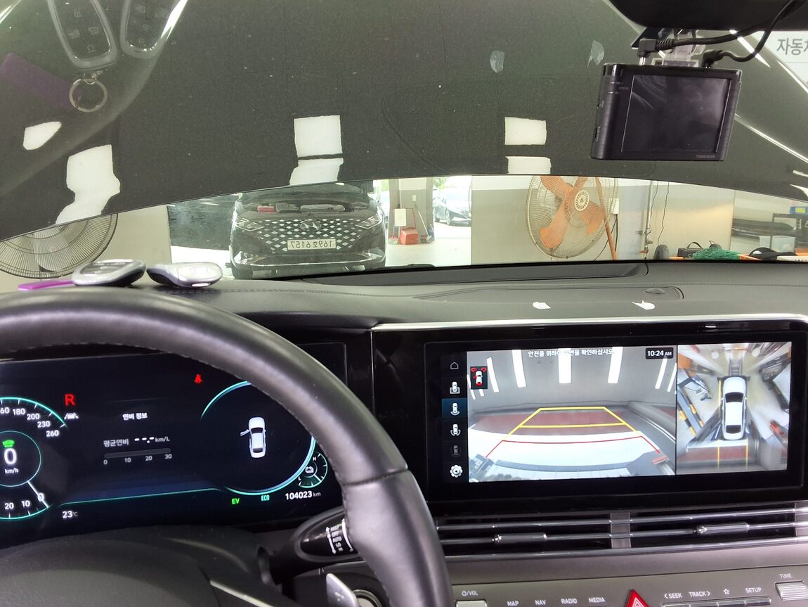 HYUNDAI THE NEW GRANDEUR IG HYBRID 2.4 HEV LE BLANC 2023 - zdjęcie 19