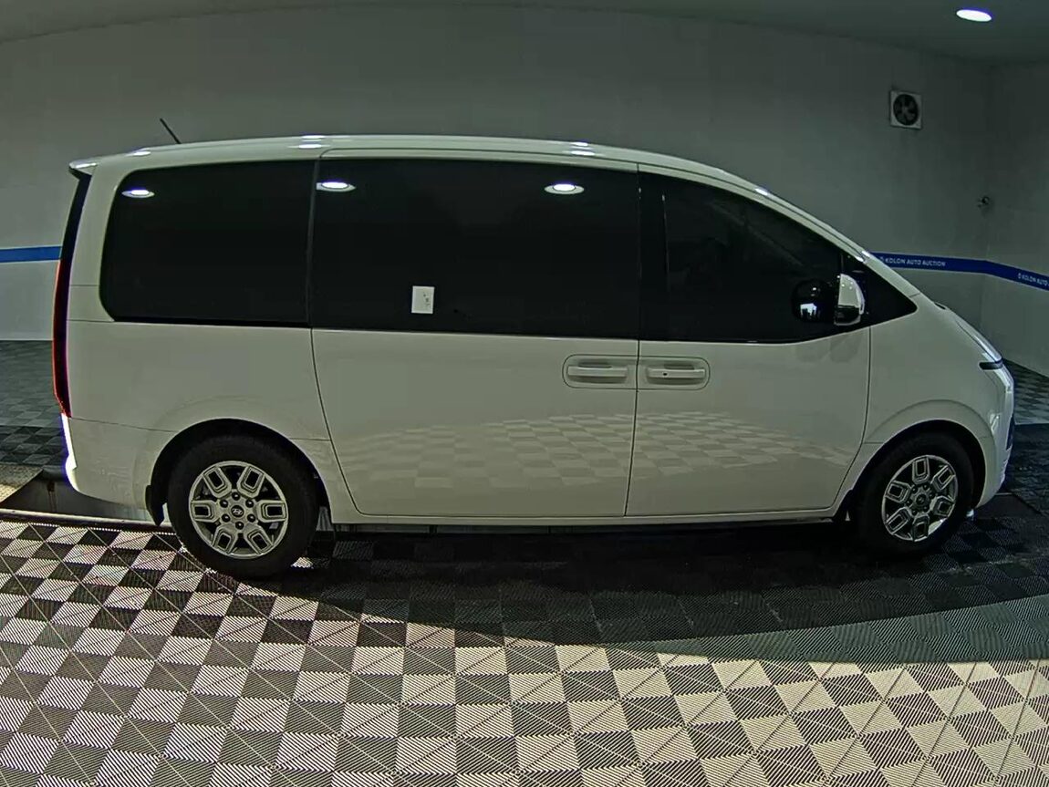HYUNDAI STARIA 2.2 DIESEL TOURER 9-SEATER 2WD MODERN 2025 - zdjęcie 4