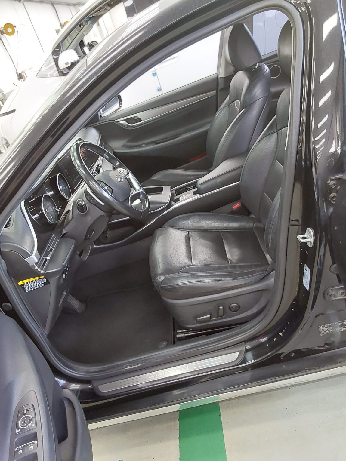 HYUNDAI THE NEW GRANDEUR IG GASOLINE 2.5 PREMIUM 2020 - zdjęcie 10
