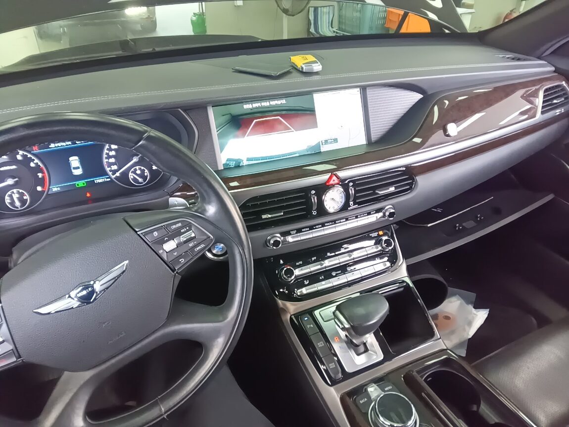 GENESIS EQ900 3.8 GDi LUXURY 2017 - zdjęcie 11