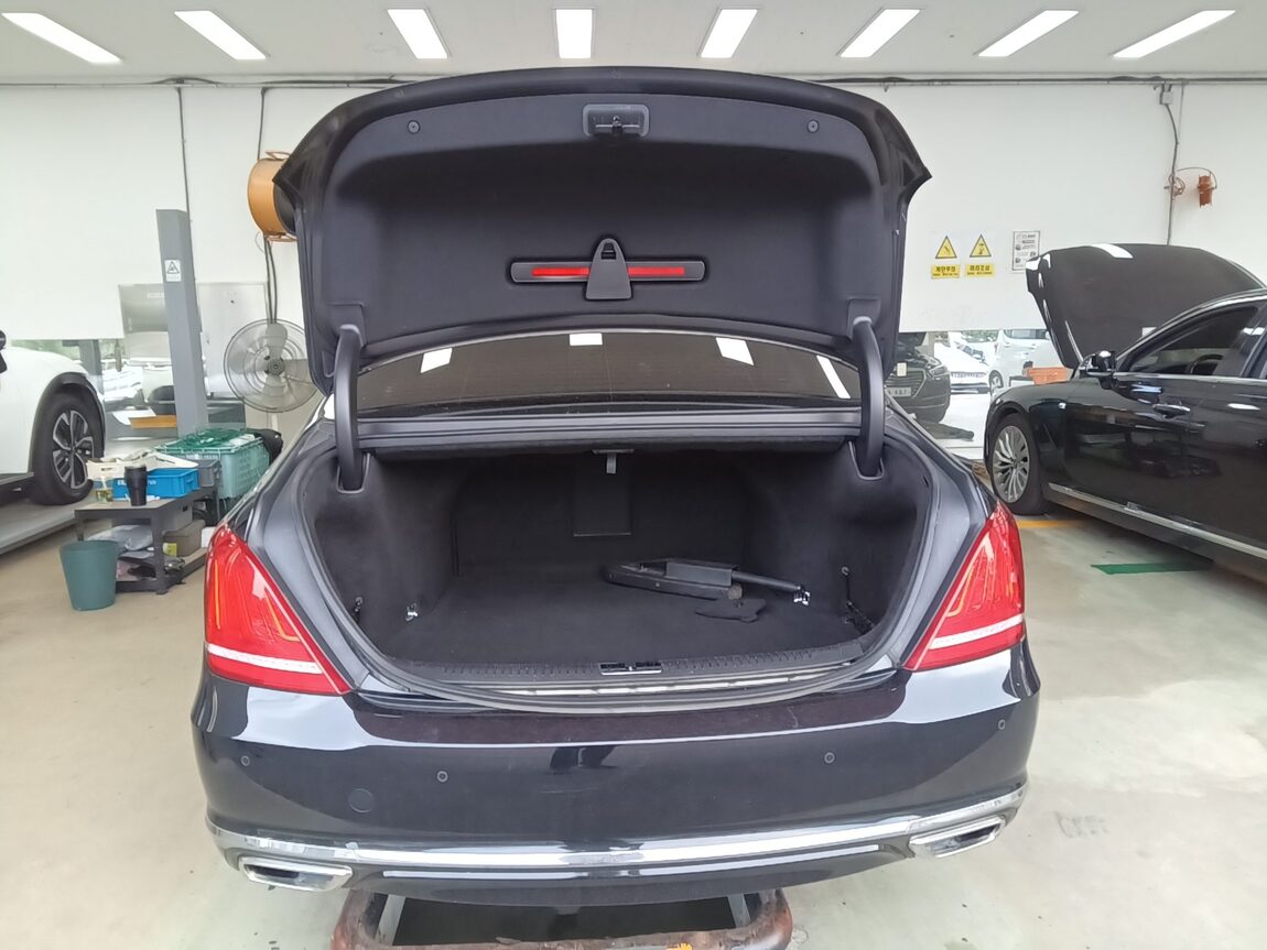 GENESIS EQ900 3.8 GDi LUXURY 2017 - zdjęcie 15