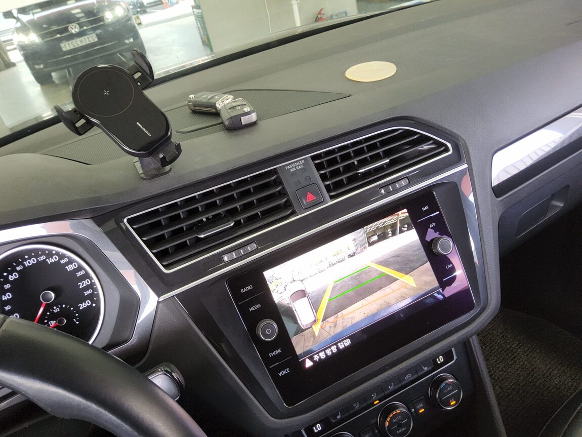 VOLKSWAGEN TIGUAN (2ND GEN) 2.0 TDI PREMIUM 2020 - zdjęcie 18
