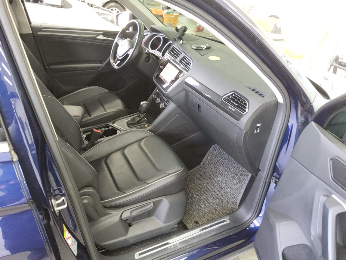 VOLKSWAGEN TIGUAN (2ND GEN) 2.0 TDI PREMIUM 2020 - zdjęcie 14