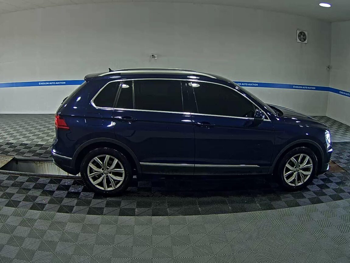 VOLKSWAGEN TIGUAN (2ND GEN) 2.0 TDI PREMIUM 2020 - zdjęcie 4