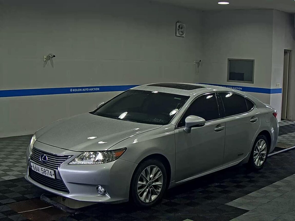 LEXUS ES (6TH GEN) 300h 2013 - zdjęcie 2