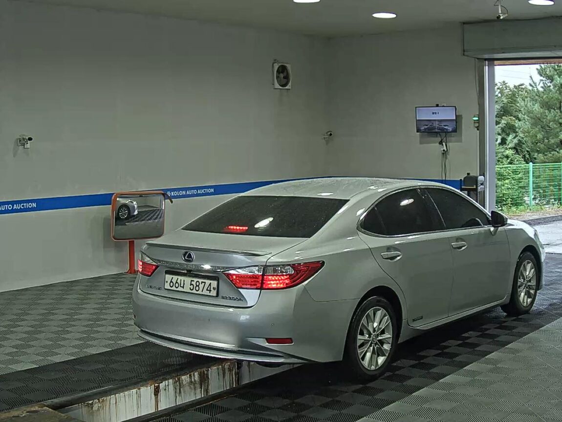 LEXUS ES (6TH GEN) 300h 2013 - zdjęcie 5