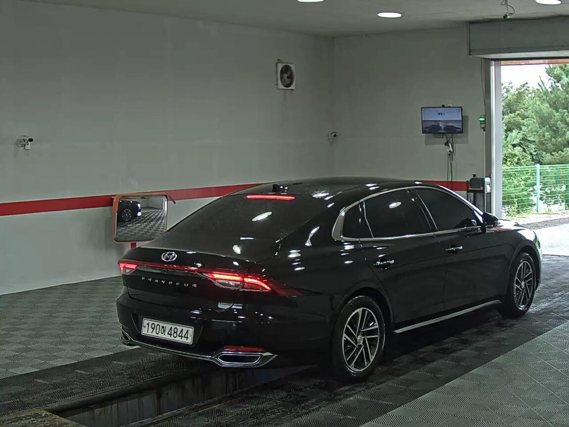 HYUNDAI THE NEW GRANDEUR IG LPi 3.0 RENTAL CAR MODERN 2022 - zdjęcie 5