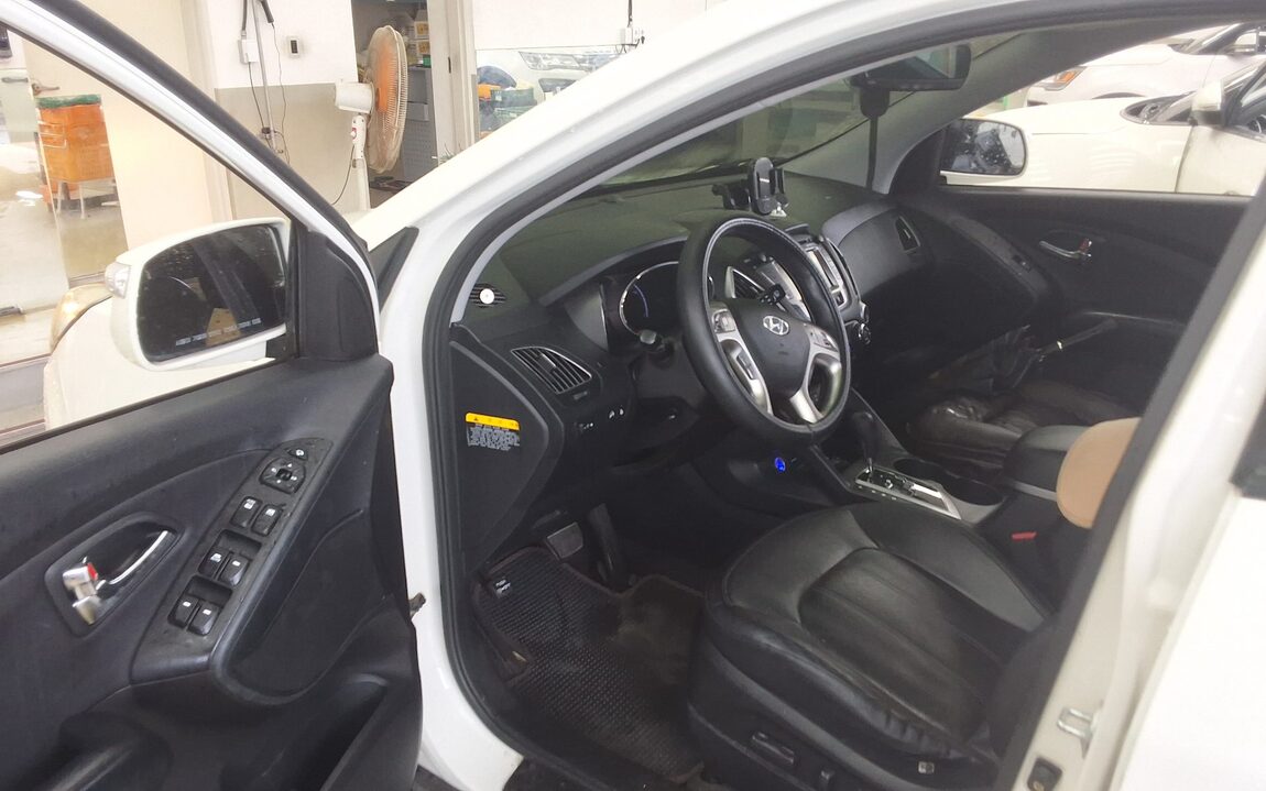 HYUNDAI TUCSON ix DIESEL R20 2WD LX20 PREMIER 2013 - zdjęcie 10