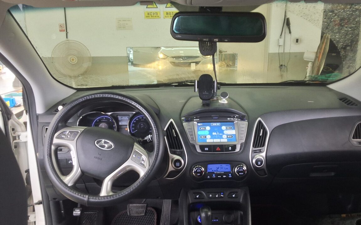 HYUNDAI TUCSON ix DIESEL R20 2WD LX20 PREMIER 2013 - zdjęcie 11