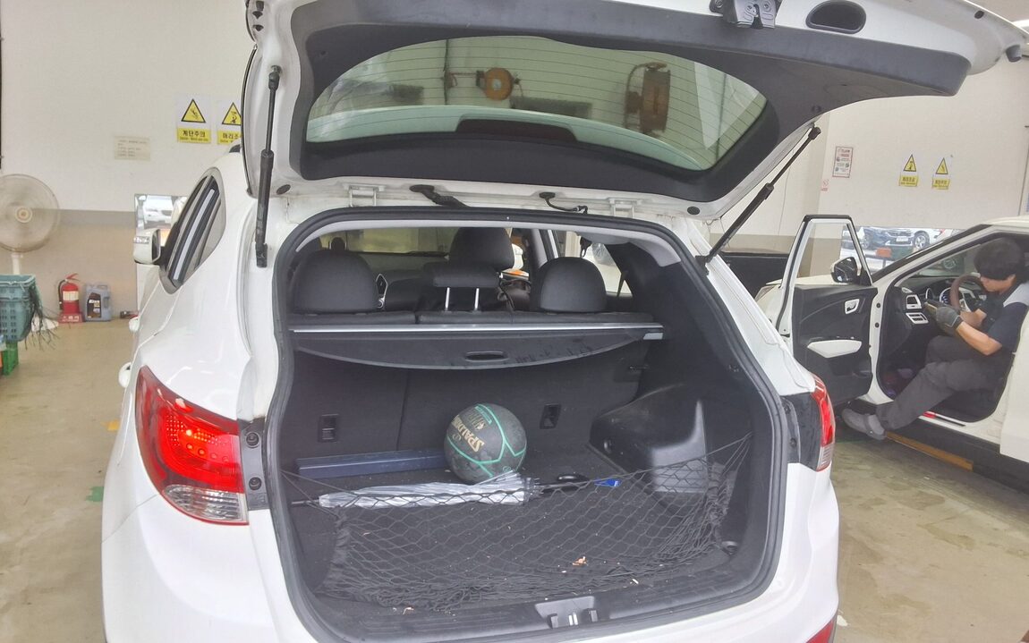 HYUNDAI TUCSON ix DIESEL R20 2WD LX20 PREMIER 2013 - zdjęcie 15