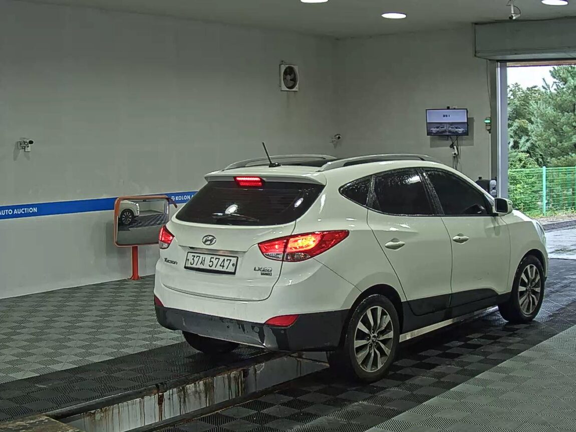 HYUNDAI TUCSON ix DIESEL R20 2WD LX20 PREMIER 2013 - zdjęcie 5