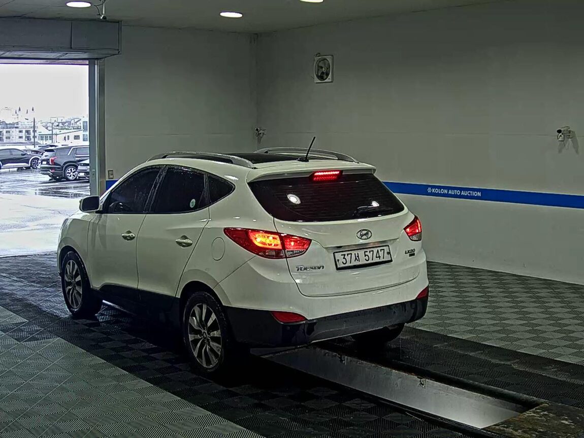 HYUNDAI TUCSON ix DIESEL R20 2WD LX20 PREMIER 2013 - zdjęcie 6