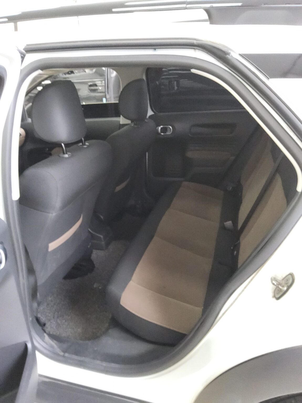 CITROEN C4 CACTUS 1.6 BlueHDi LIVE 2017 - zdjęcie 12
