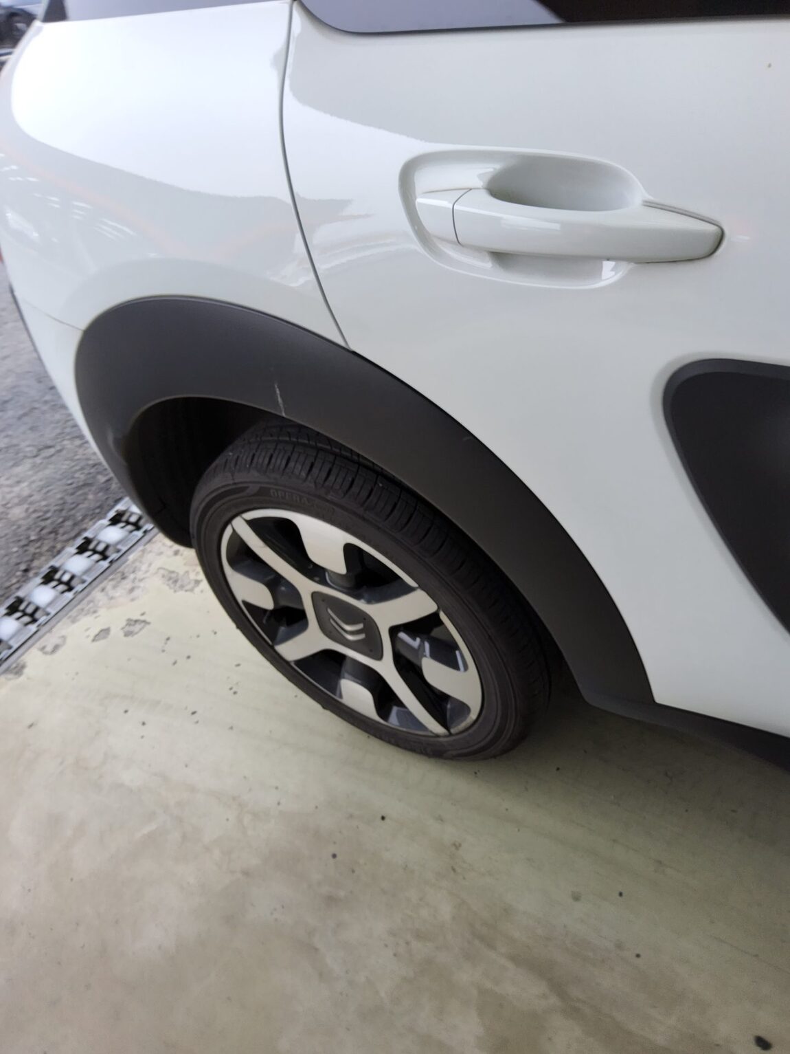 CITROEN C4 CACTUS 1.6 BlueHDi LIVE 2017 - zdjęcie 22