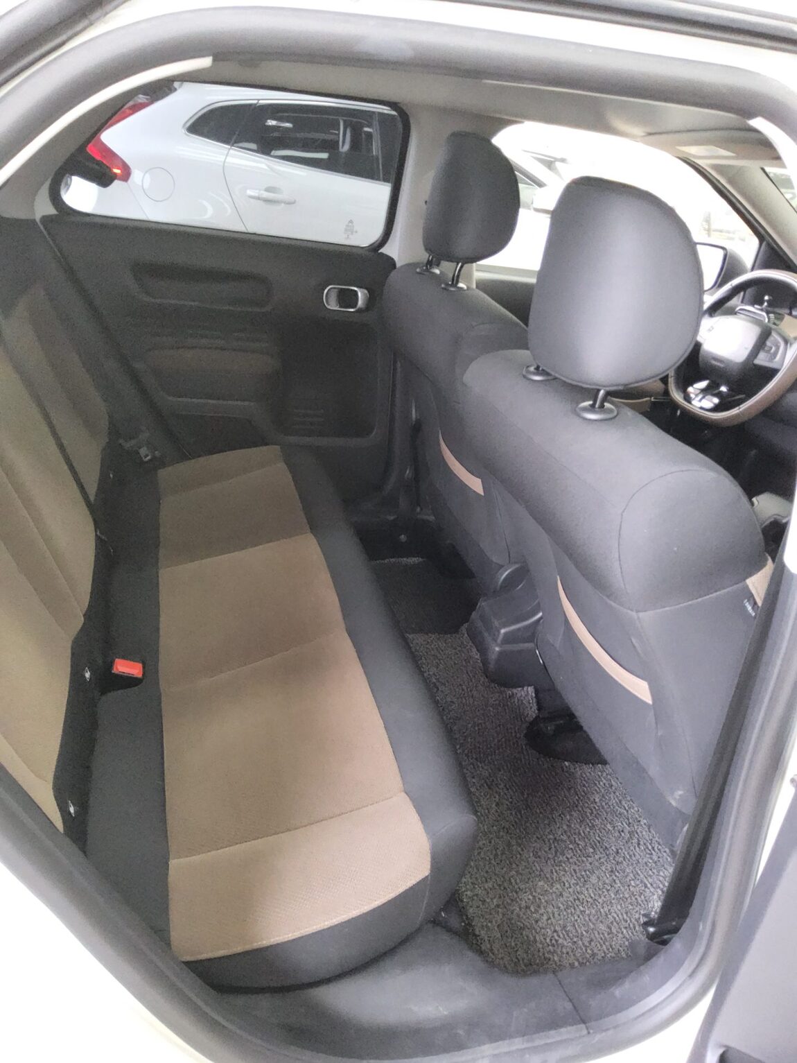 CITROEN C4 CACTUS 1.6 BlueHDi LIVE 2017 - zdjęcie 13