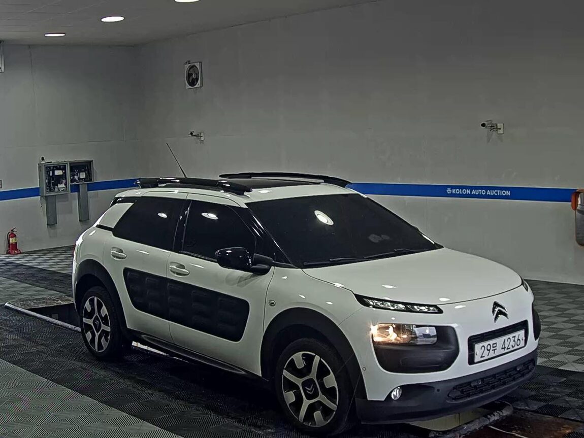 CITROEN C4 CACTUS 1.6 BlueHDi LIVE 2017 - zdjęcie 3