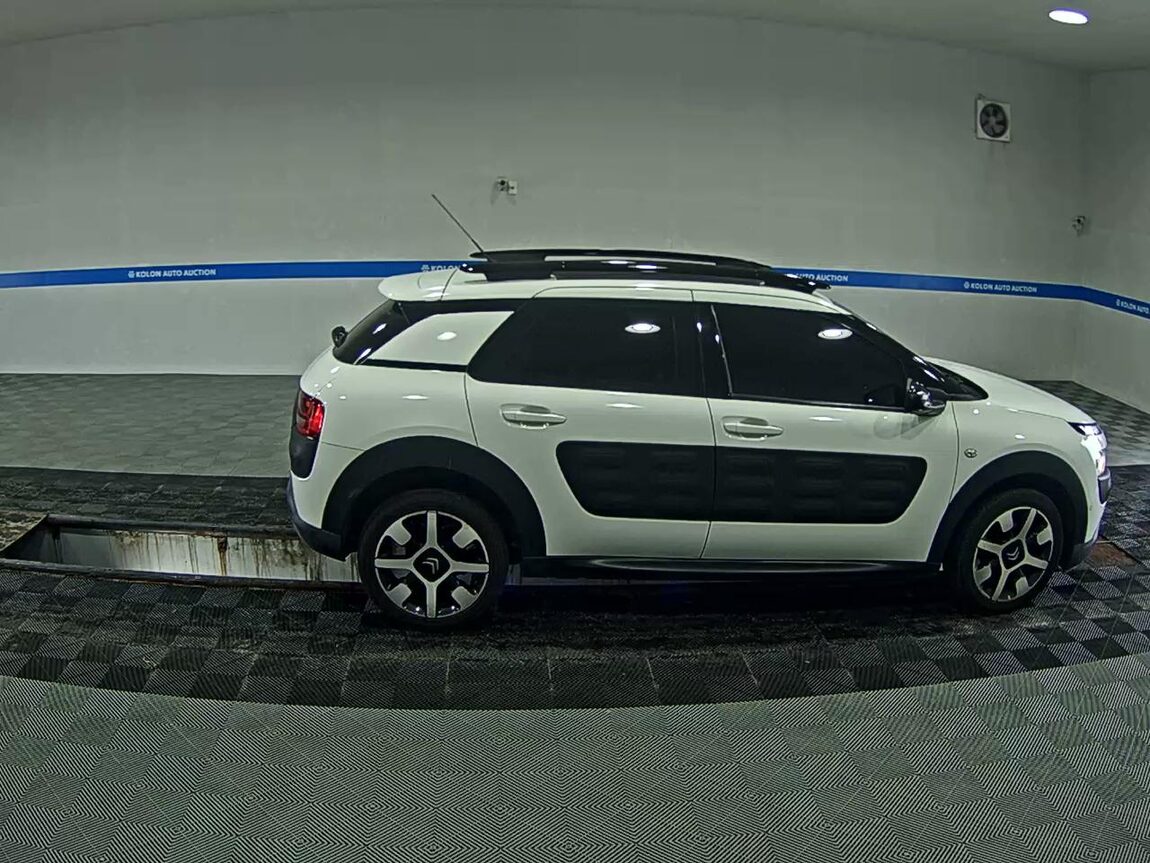 CITROEN C4 CACTUS 1.6 BlueHDi LIVE 2017 - zdjęcie 4