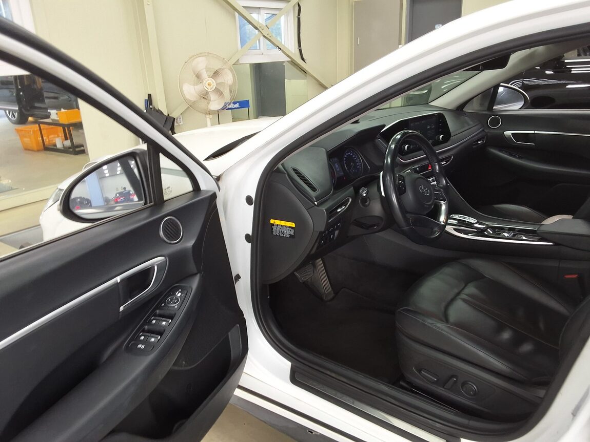HYUNDAI SONATA (DN8) G2.0 PREMIUM 2020 - zdjęcie 11