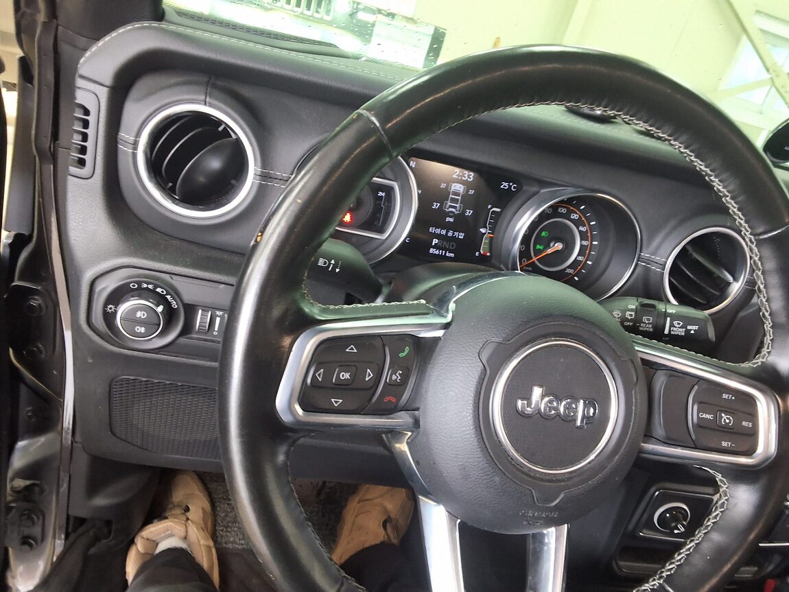JEEP WRANGLER (JL) 2.0 OVERLAND 4DR 2020 - zdjęcie 23