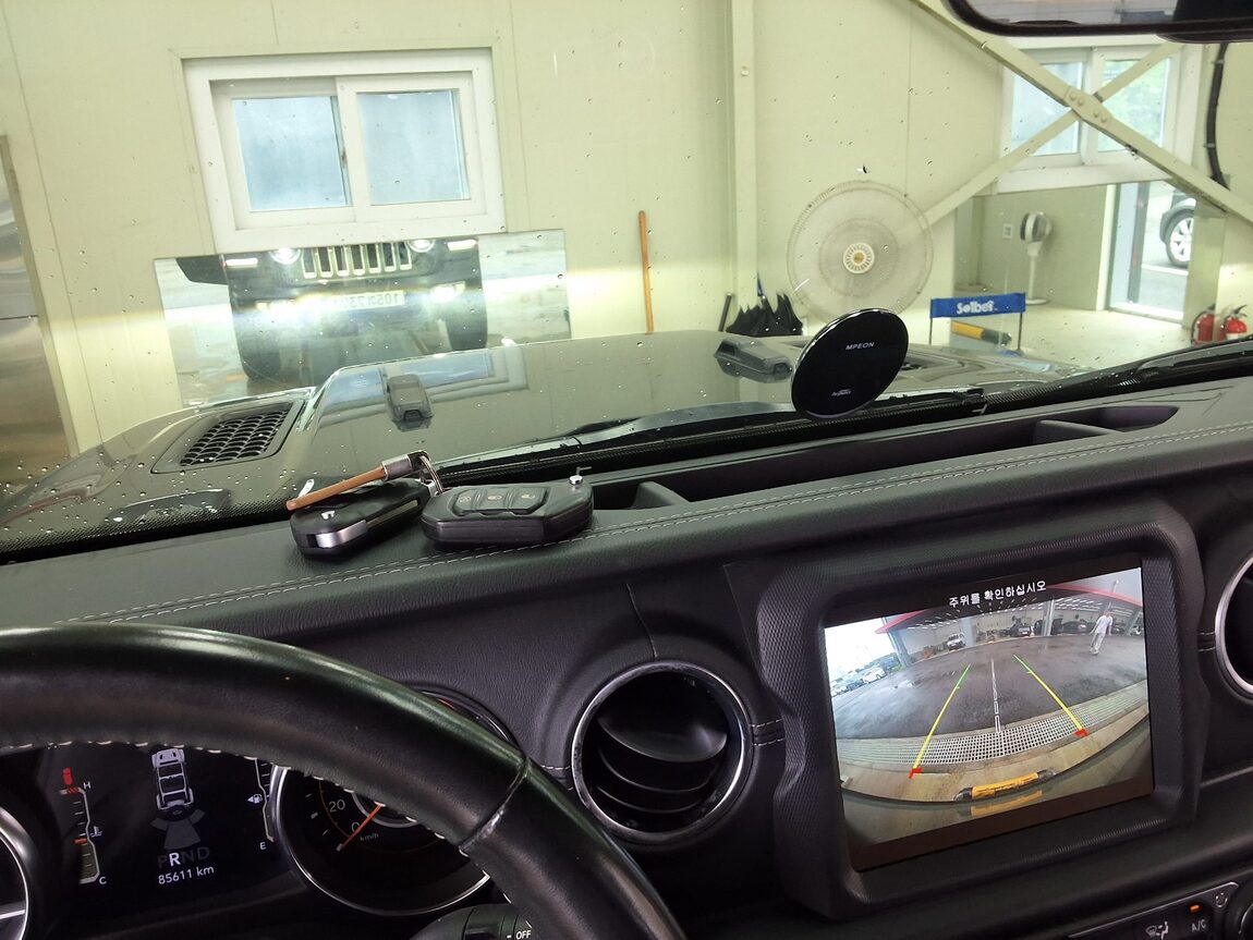 JEEP WRANGLER (JL) 2.0 OVERLAND 4DR 2020 - zdjęcie 25
