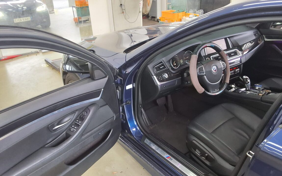 BMW 5 SERIES (6TH GEN) 520d M AERODYNAMIC 2016 - zdjęcie 10
