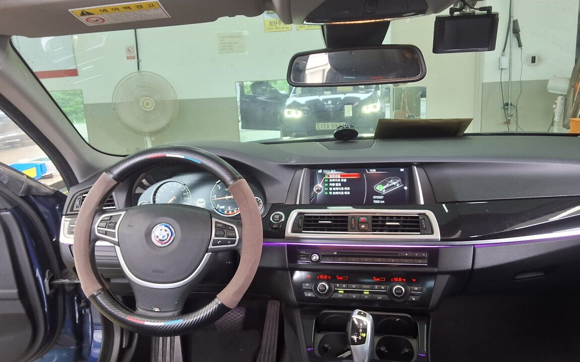BMW 5 SERIES (6TH GEN) 520d M AERODYNAMIC 2016 - zdjęcie 11