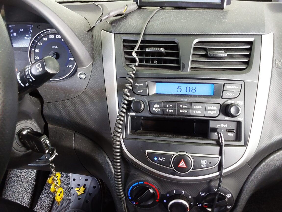 HYUNDAI NEW ACCENT 1.4 VVT SMART 2014 - zdjęcie 17