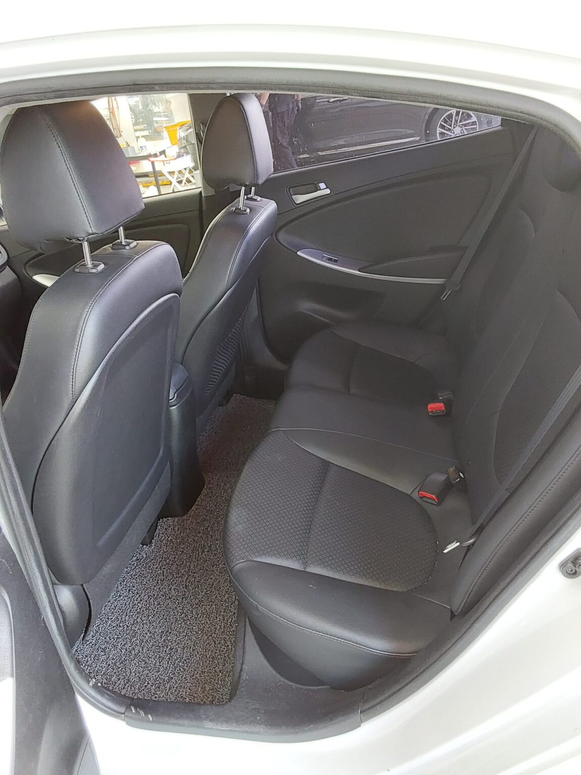 HYUNDAI NEW ACCENT 1.4 VVT SMART 2014 - zdjęcie 12