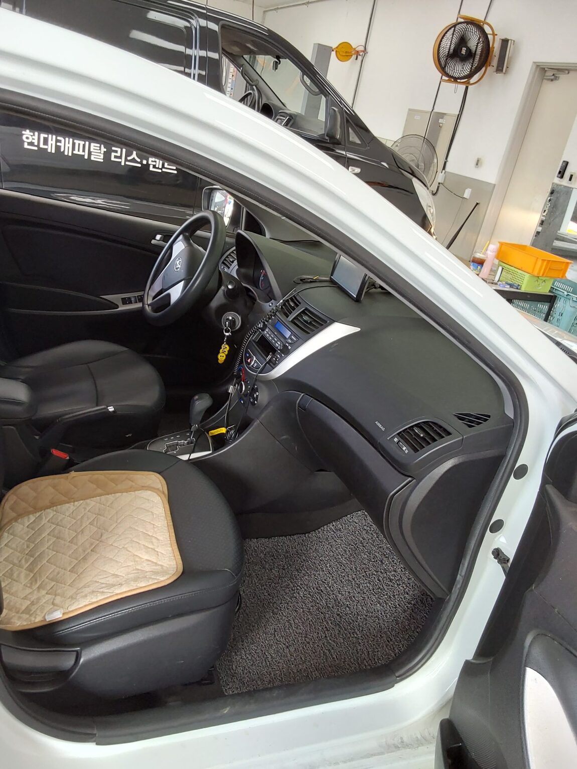 HYUNDAI NEW ACCENT 1.4 VVT SMART 2014 - zdjęcie 14