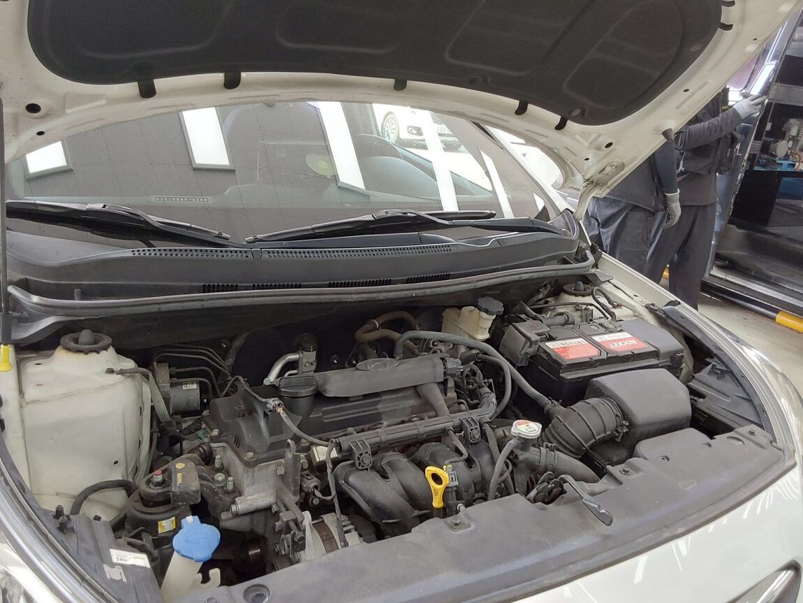 HYUNDAI NEW ACCENT 1.4 VVT SMART 2014 - zdjęcie 18
