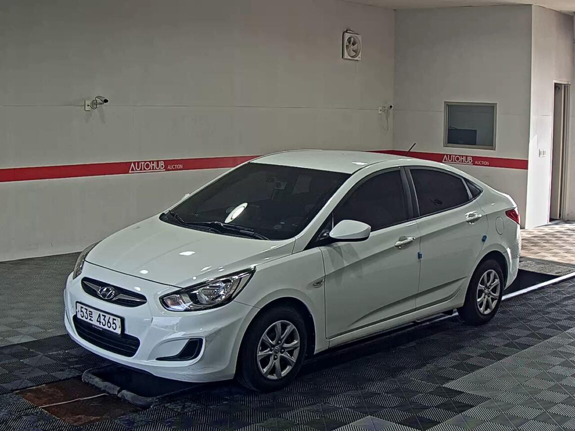 HYUNDAI NEW ACCENT 1.4 VVT SMART 2014 - zdjęcie 2