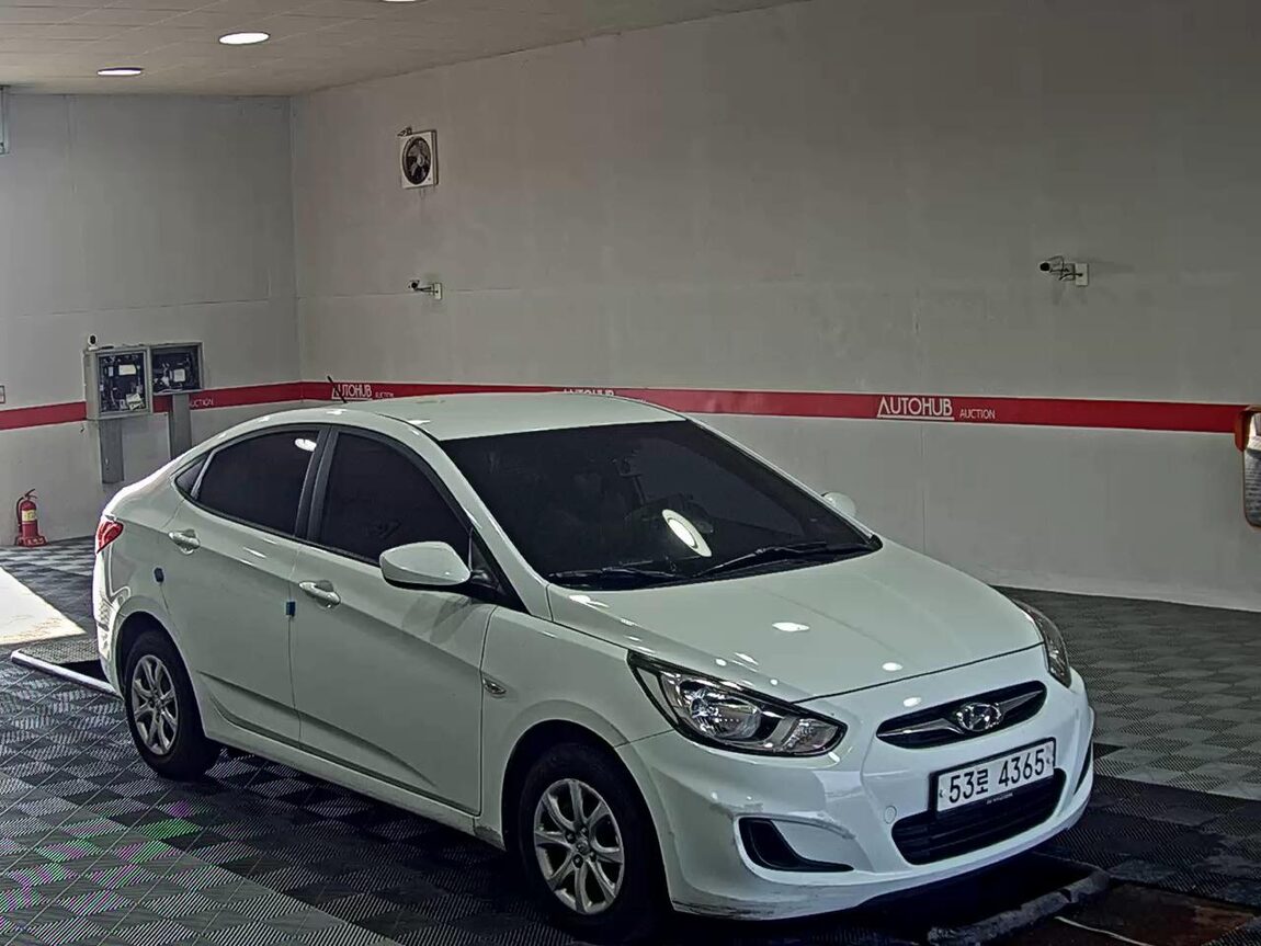 HYUNDAI NEW ACCENT 1.4 VVT SMART 2014 - zdjęcie 3