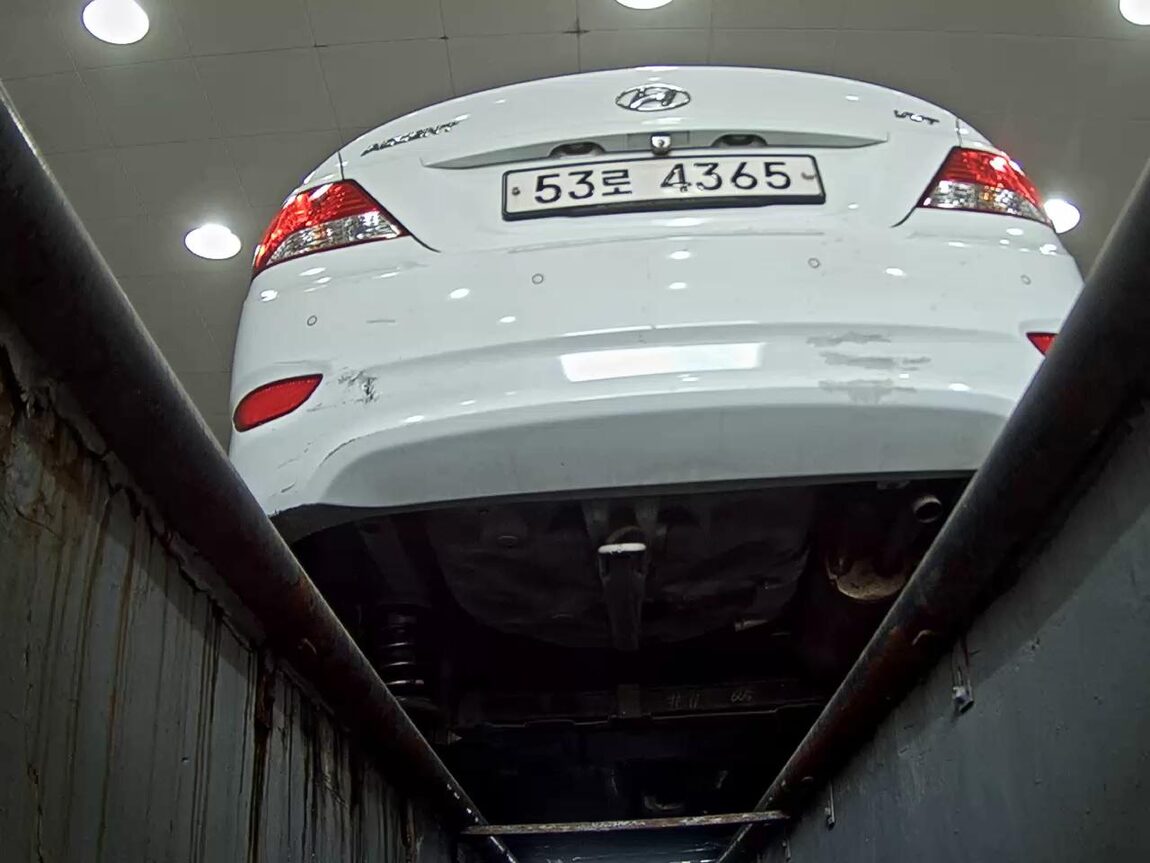 HYUNDAI NEW ACCENT 1.4 VVT SMART 2014 - zdjęcie 8