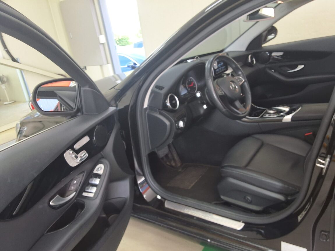 MERCEDES-BENZ C-CLASS (4TH GEN) C200 d 2017 - zdjęcie 11