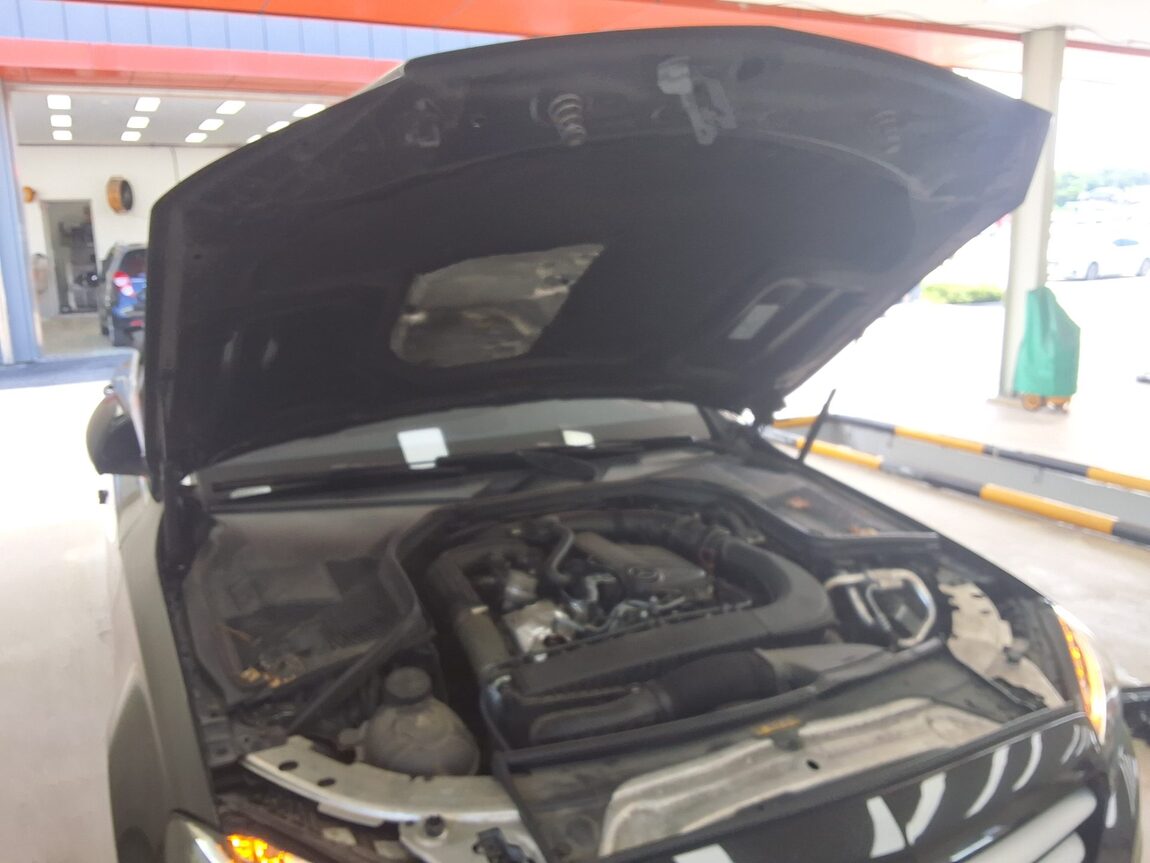 MERCEDES-BENZ C-CLASS (4TH GEN) C200 d 2017 - zdjęcie 18