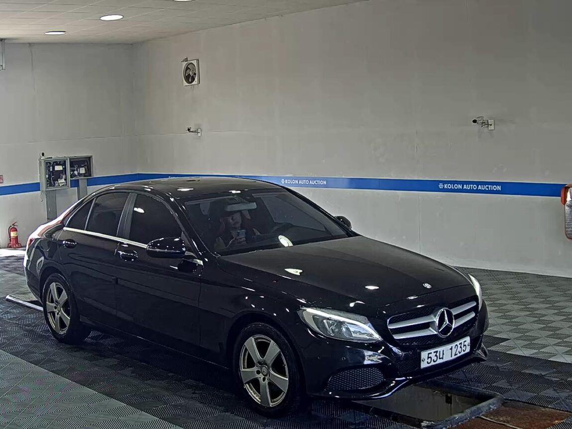 MERCEDES-BENZ C-CLASS (4TH GEN) C200 d 2017 - zdjęcie 3