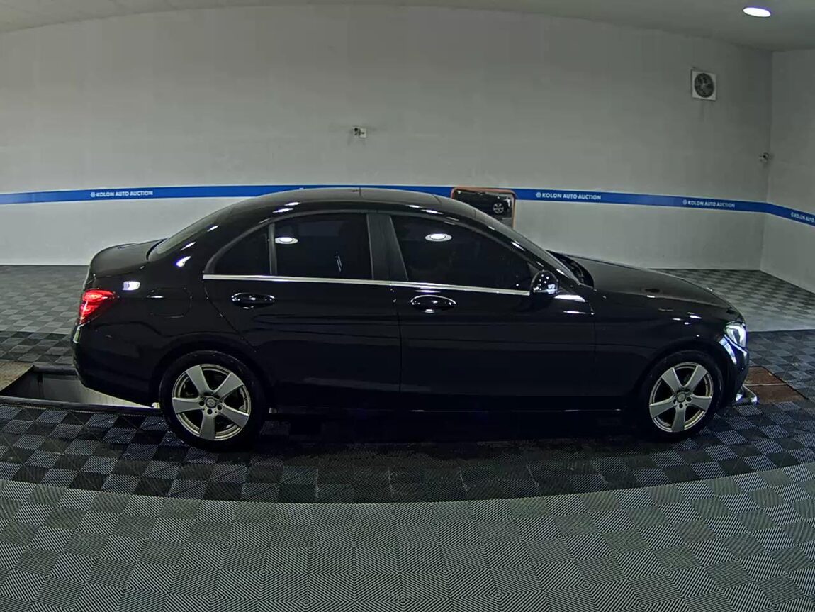MERCEDES-BENZ C-CLASS (4TH GEN) C200 d 2017 - zdjęcie 4